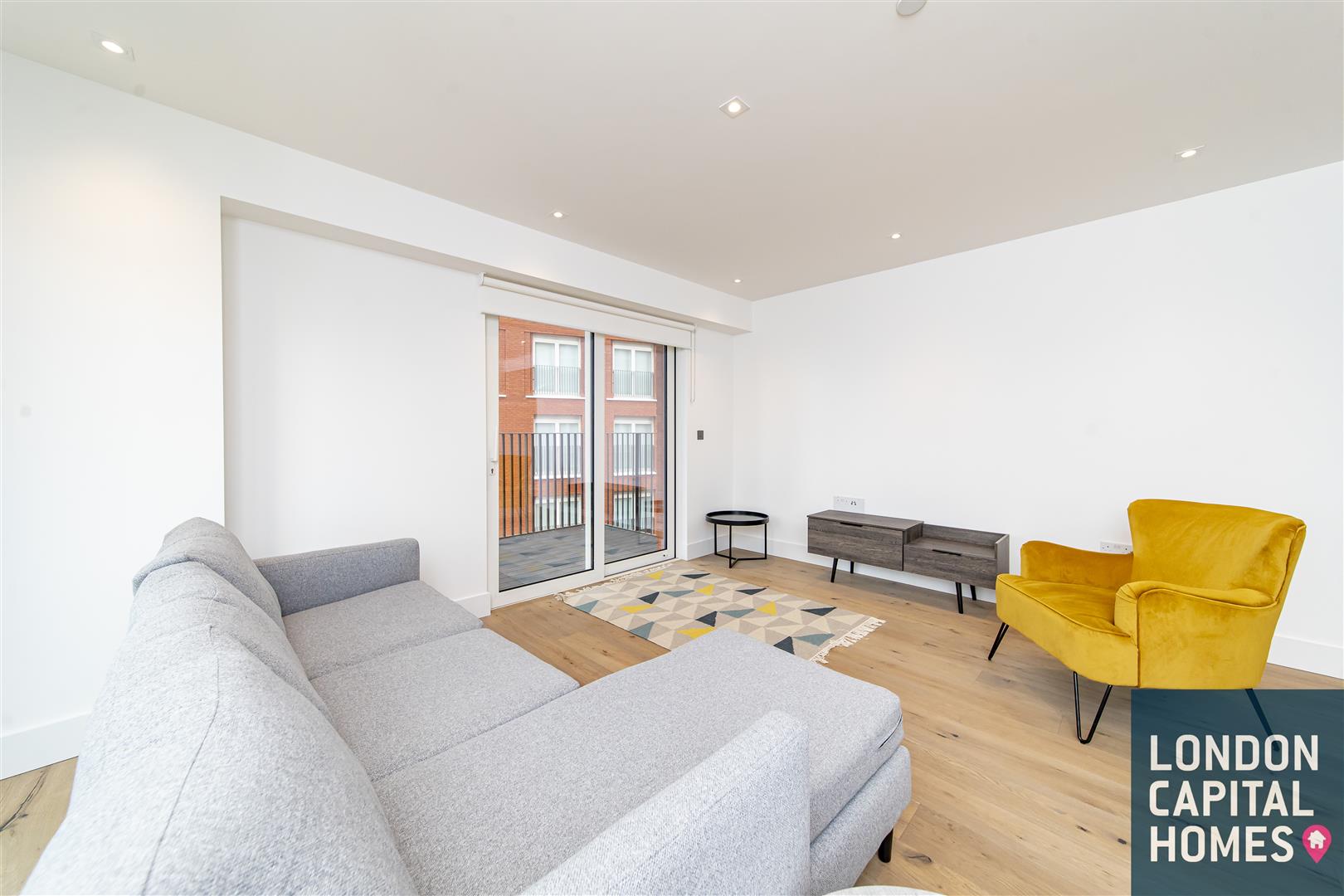 3 bed property in 7A Exchange Gardens, London